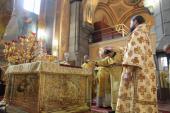 Недільне богослужіння архієрейським чином у Спасо-Преображенському кафедральному соборі.