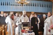 У заупокійну Батьківську поминальну суботу митрополит Никодим звершив Божественну літургію у Коростишеві.